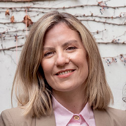 Retrato de Ivana Raschkovan