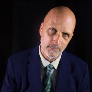 Retrato de Luke Stegemann