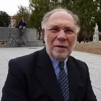 Retrato de  Ernesto Ekaizer