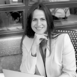 Retrato de  Lucia Aguilar-Luliinvierte