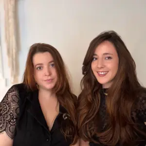 Retrato de  Laura y Silvia López Plana (@wiccansisters)