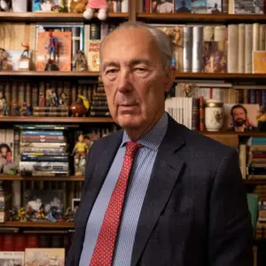 Retrato de  Luis Alberto de Cuenca