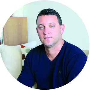 Retrato de  Roi Shahaf