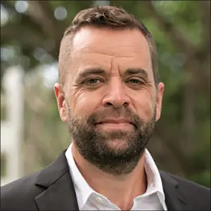 Retrato de  Caleb Everett