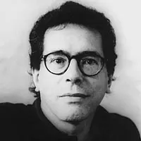 Retrato de César Aira