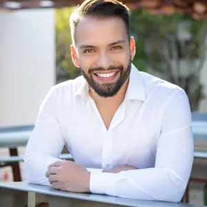 Retrato de  Héctor Mendoza