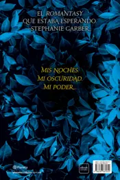 Miniatura contraportada Un laberinto de traiciones oscuras