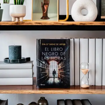 Imagen extra El Libro Negro de las Horas 0